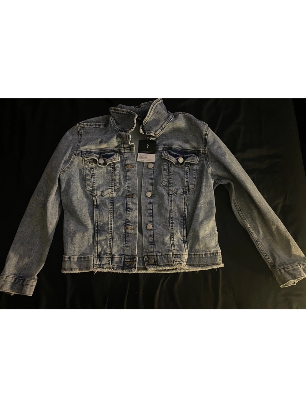Simply Vera Vera Wang Washed Black Denim Jacket Semi raw Hem Size Medium